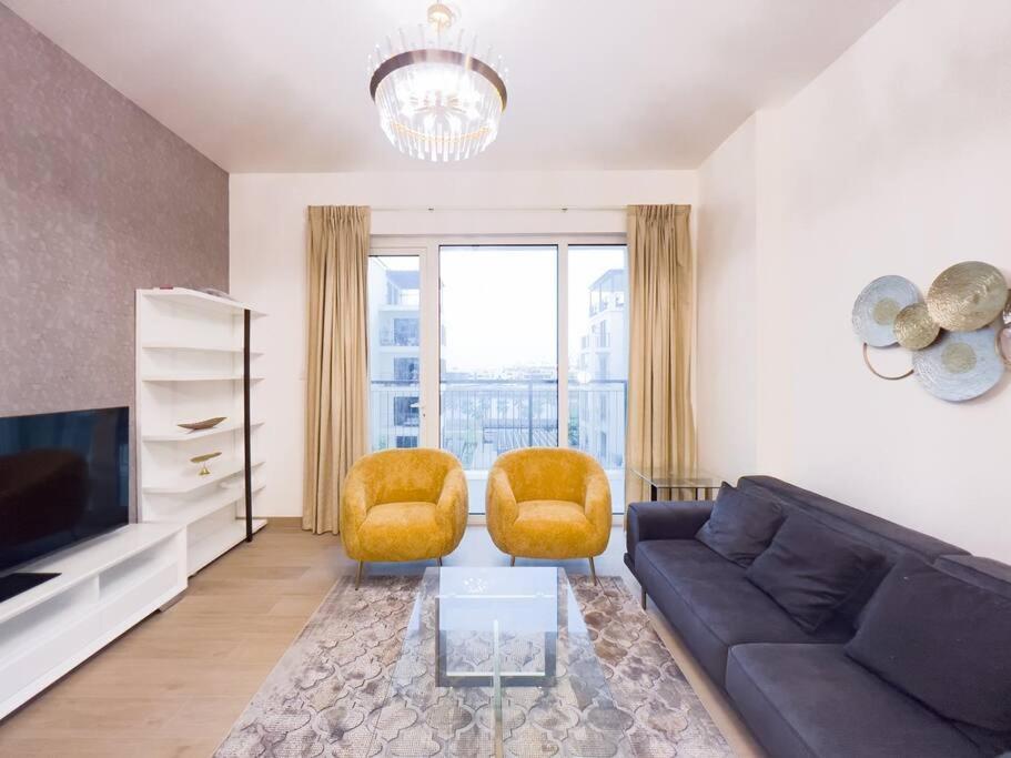 Lovely 2-Bedroom Vacation Home Near Beach Dubai Eksteriør billede