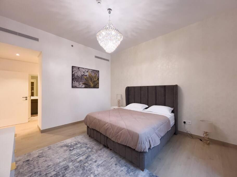 Lovely 2-Bedroom Vacation Home Near Beach Dubai Eksteriør billede
